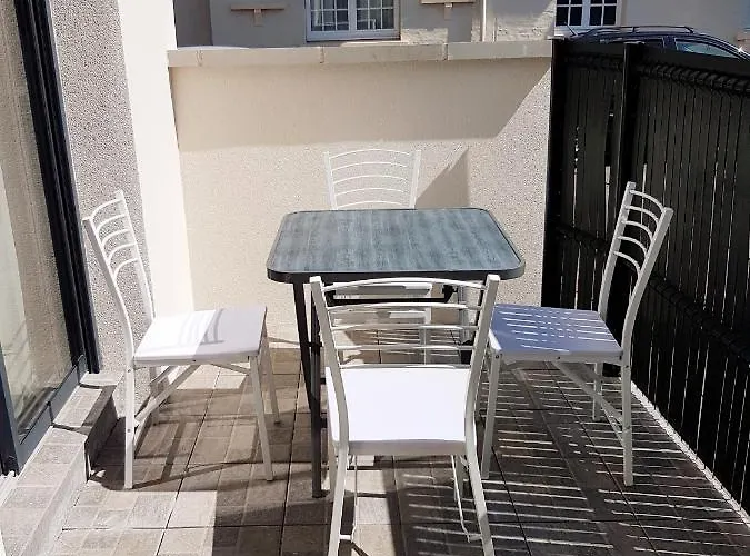 Les Vagues, Plage Et Centre A Pied, Terrasse Rez-De-Ch, Parking Gratuit, Lits Faits, Animal Bienvenu